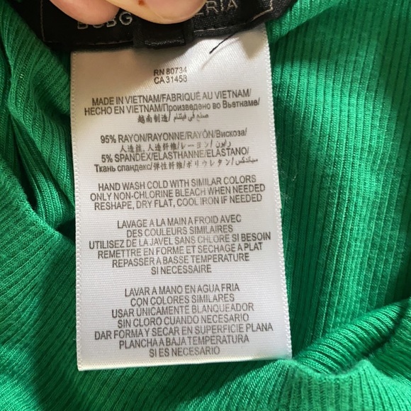 Bcbg off the shoulder light weight green top - Picture 3 of 4
